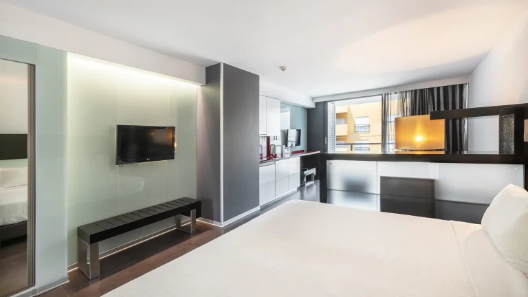 hoteldarocha suite classic bed view full 768x432