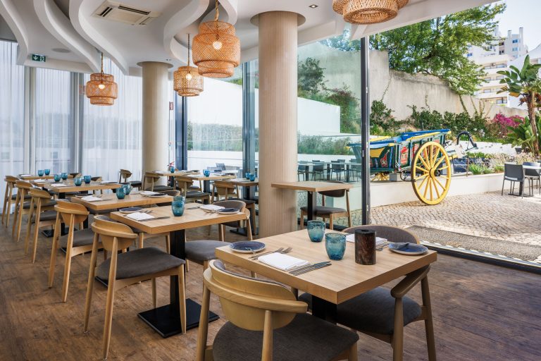 jupiter marina hotel restaurante 768x512