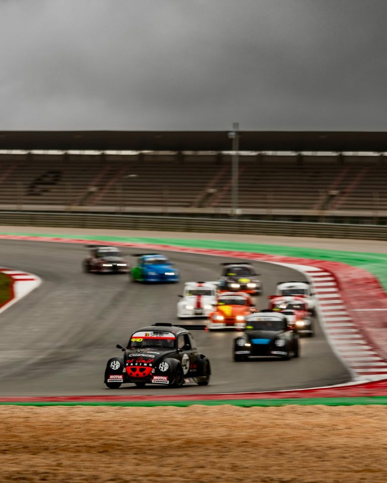 carros autodromo 768x959