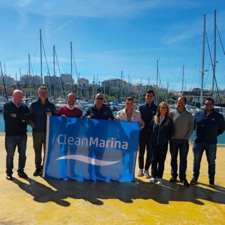 clean marina marina de portimao 768x768