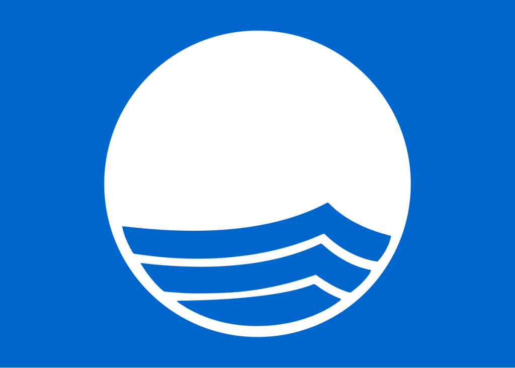 Logótipo oficial da Bandeira Azul, que certifica a qualidade ambiental e de segurança de praias e marinas.